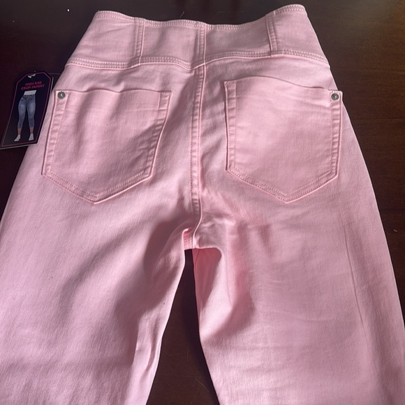 NOBO - Picture 2 of 2